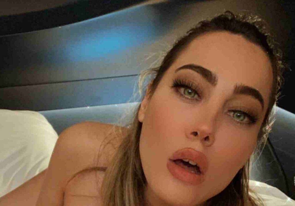 Paola Saulino A Letto E Senza Veli Da Impazzire Foto