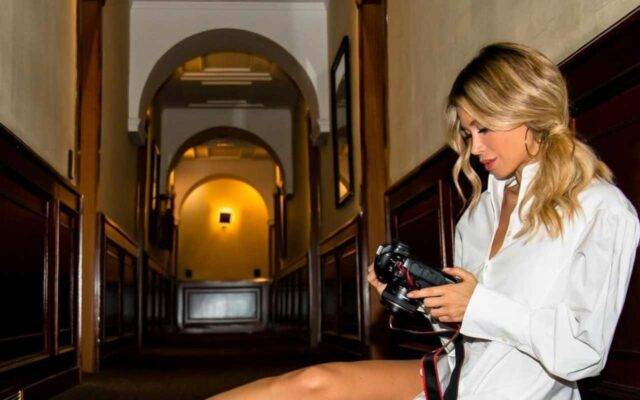 Diletta Leotta mostra le gambe il vestito è troppo corto FOTO