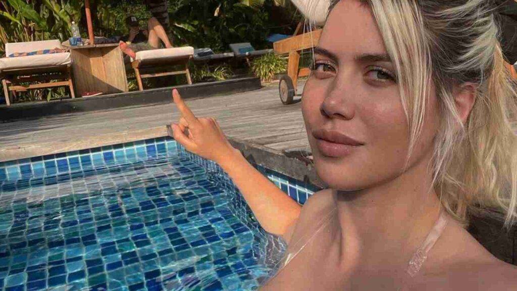 Wanda Nara In Piscina Il Lato A Esplode Nel Bikini FOTO