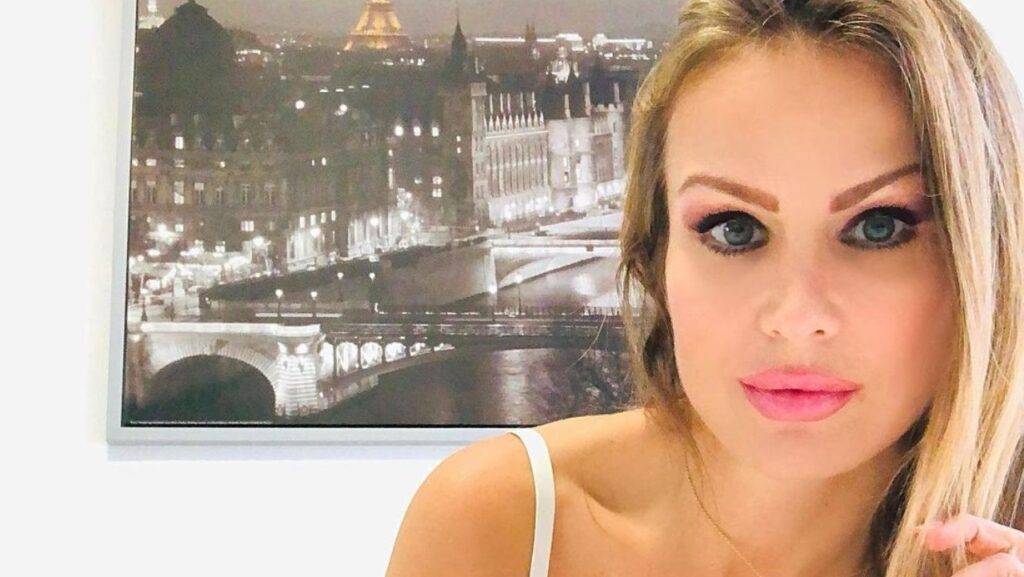 Eva Henger straripante a letto fisico mozzafiato FOTO Eva Henger straripante a letto fisico mozzafiato FOTO