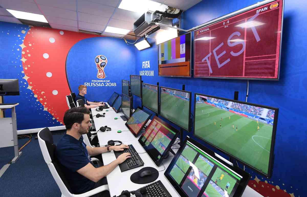 Var, novità assoluta: cambia tutto in Serie A