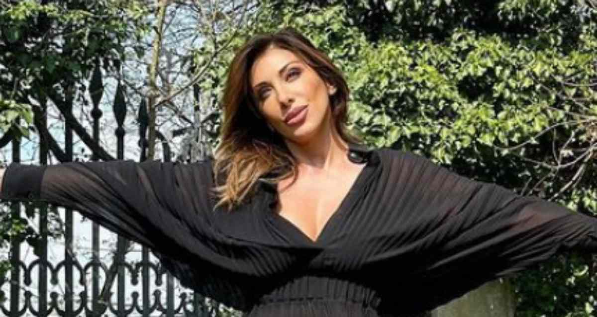 Sabrina Salerno che incanto, la showgirl come una "farfalla"