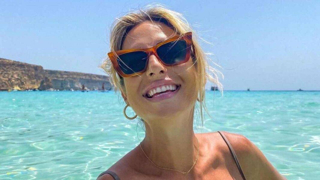 Rossi, la scollatura emerge a pelo d'acqua FOTO