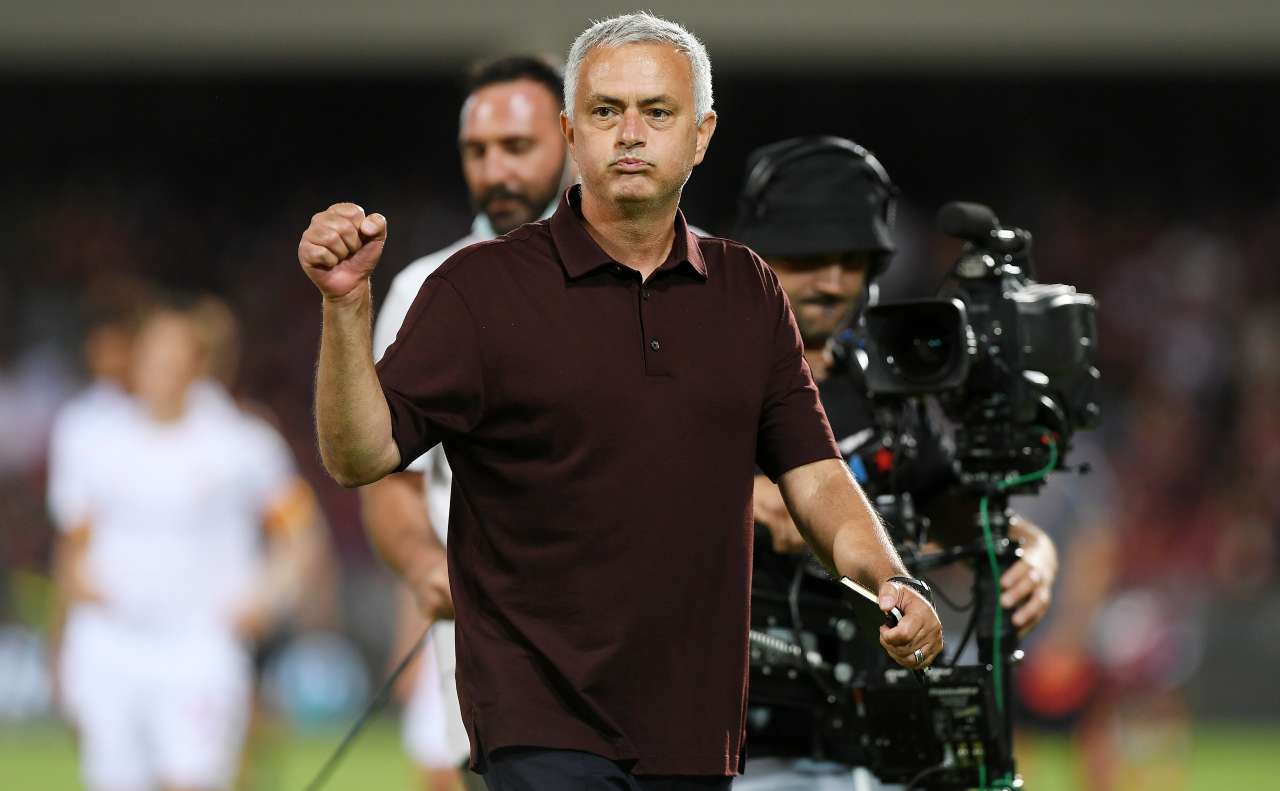 Calciomercato Roma Mourinho beffa di mercato Inter Milan Belotti parametro zero
