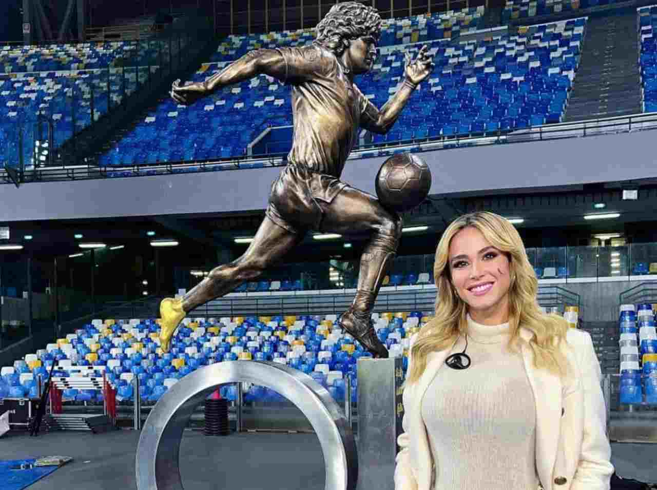 Diletta Leotta statua Maradona