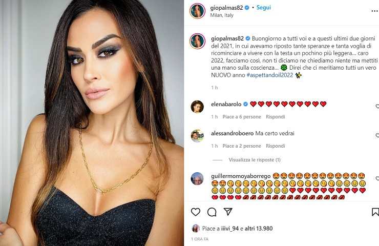 Giorgia Palmas, lato A mozzafiato: "Che il 2022 sia bello come te!" - FOTO