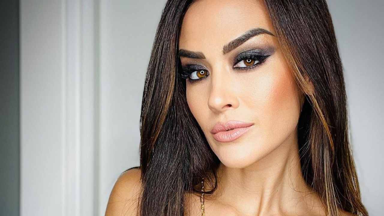 Giorgia Palmas, lato A mozzafiato: "Che il 2022 sia bello come te!" - FOTO