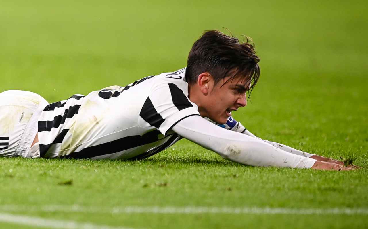 Calciomercato Juventus caos rinnovi Bernardeschi Dybala De Sciglio addio zero
