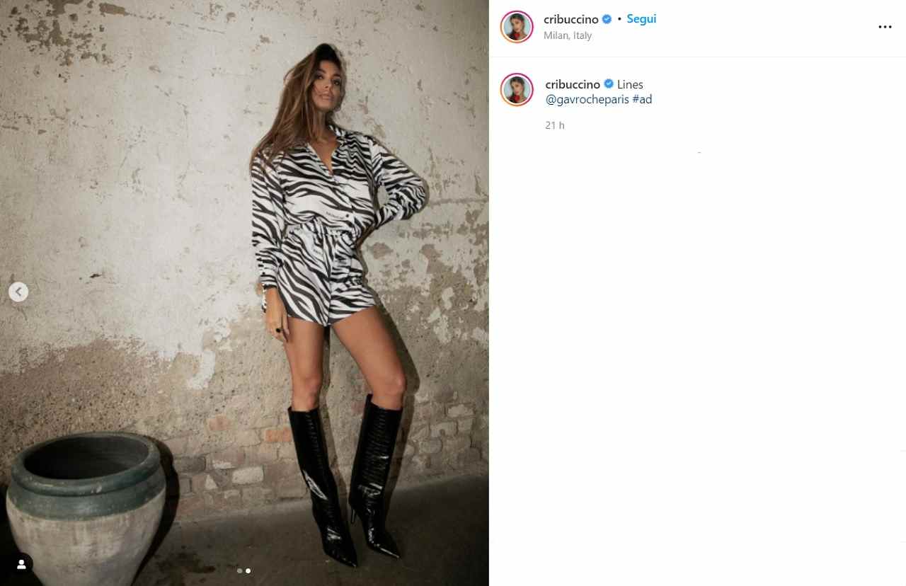 Cristina Buccino su Instagram: stivali e vestito corto 
