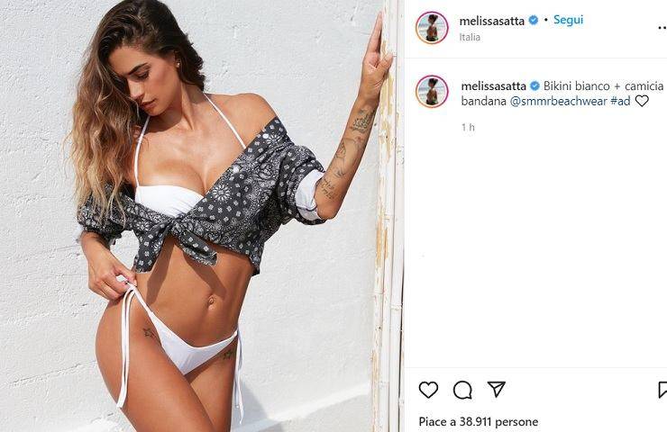 Melissa Satta, il bikini che esplode: "Mi fai soffrire" - FOTO