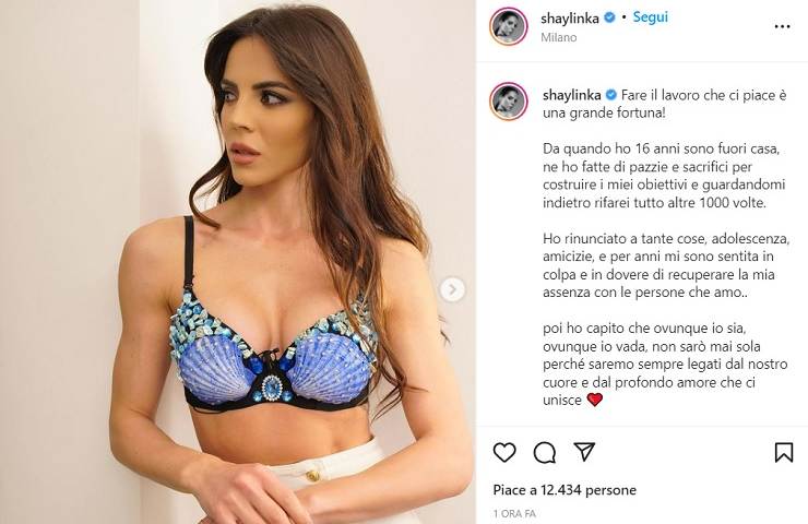 Shaila Gatta versione sirenetta, un bikini che seduce - FOTO
