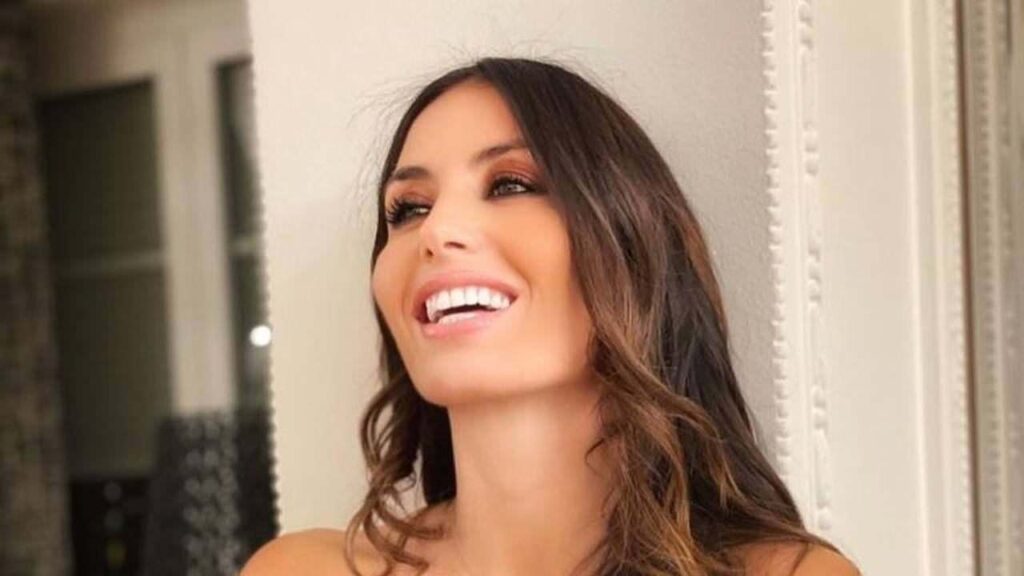 Elisabetta Gregoraci Il Bikini è Microscopico Lato A Esuberante 1340