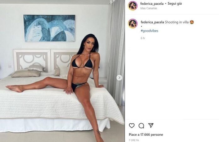Federica Pacela, mai così statuaria: la scollatura esplode – FOTO
