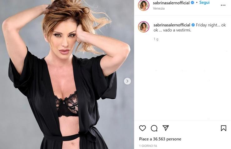 Intimo di pizzo trasparente: Sabrina Salerno stavolta lascia tutti di sasso