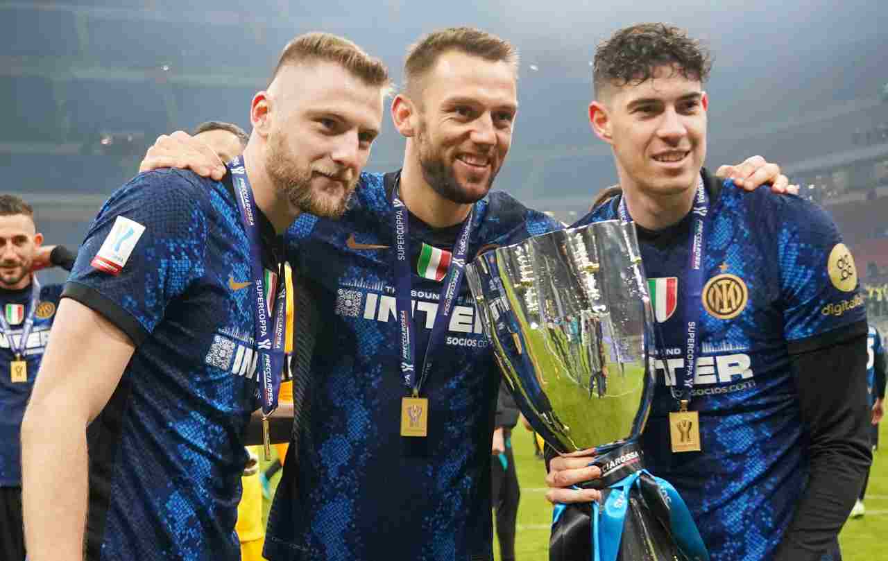Calciomercato Inter addio de Vrij 30 milioni euro Premier League estate