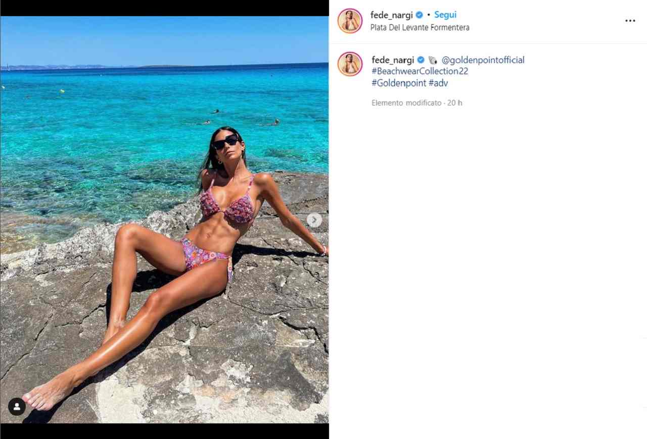 Federica Nargi da standing ovation a Formentera: bikini 'impercettibile'