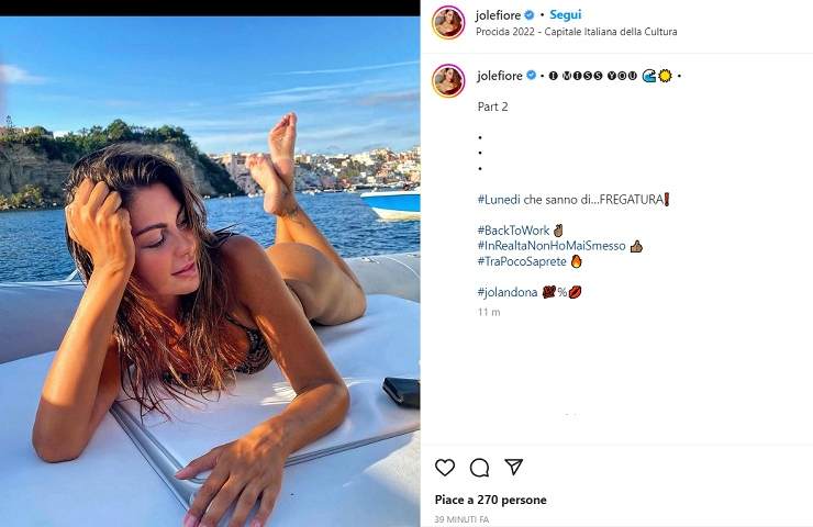 Jolanda De Rienzo, sirena in barca: bikini mozzafiato - FOTO
