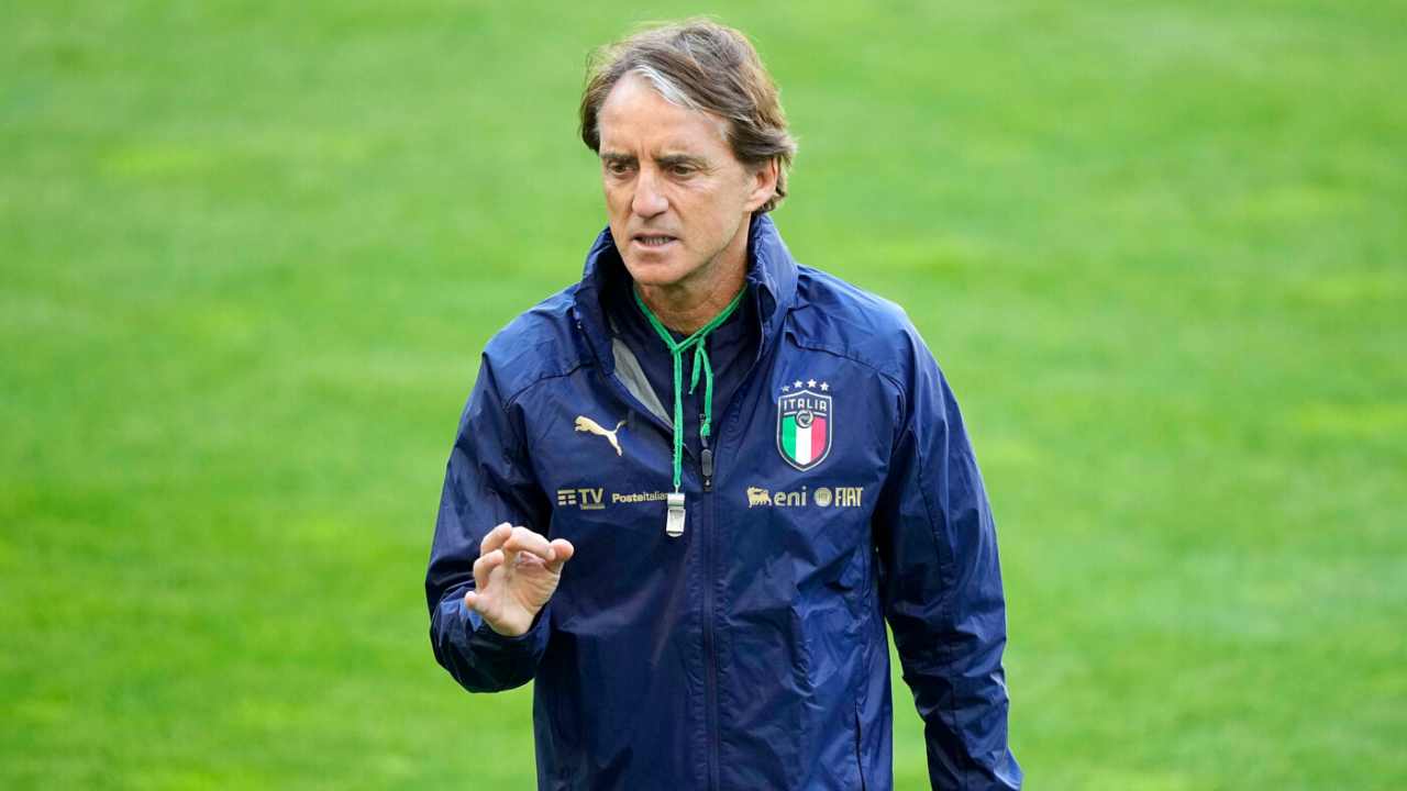 Italia, le convocazioni di Mancini fanno esplodere il web 