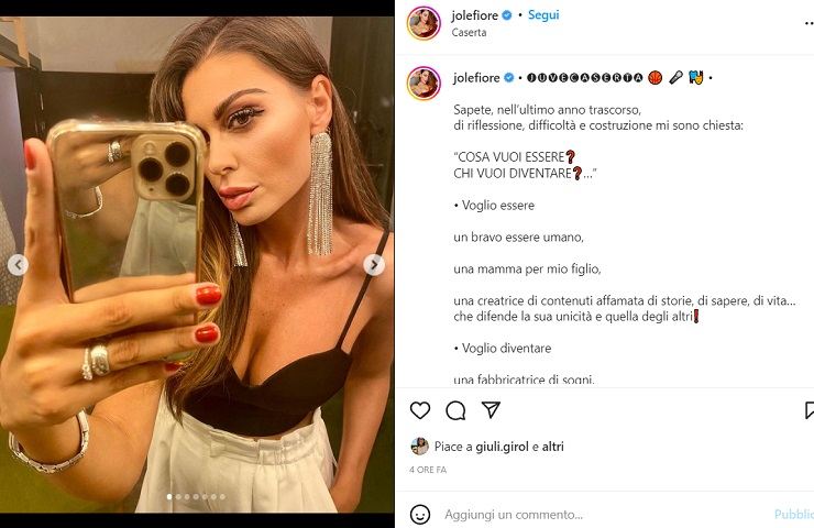 Jolanda De Rienzo, selfie bollente allo specchio: lato A devastante