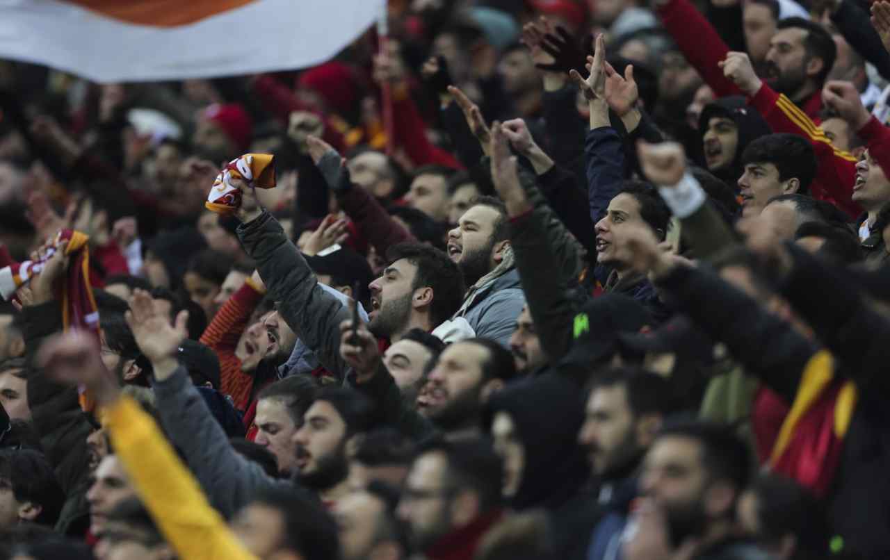 Calciomercato Roma doppio addio Mourinho Galatasaray Antalyaspor Vina Coric
