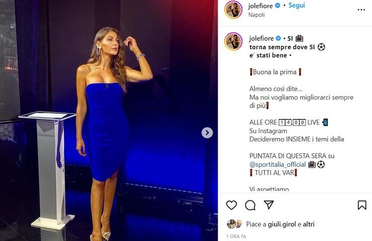 Jolanda De Rienzo, fascino 'azzurro': tubino incontenibile - FOTO