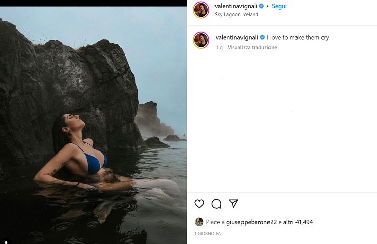Valentina Vignali, il ritorno del bikini: che scollatura - FOTO