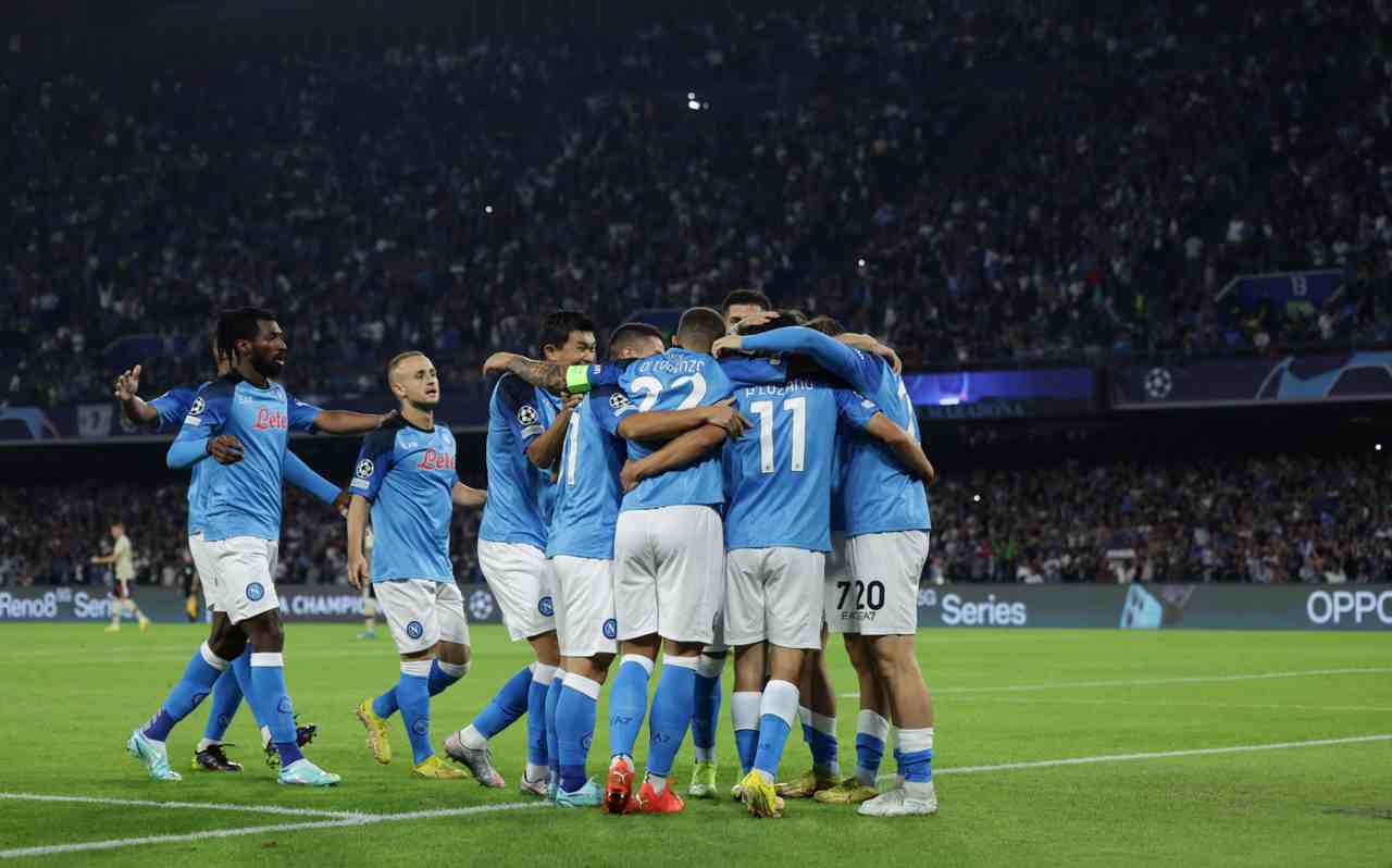 Calciomercato Napoli addio gennaio Lozano Newcastle 40 milioni euro rinnovi