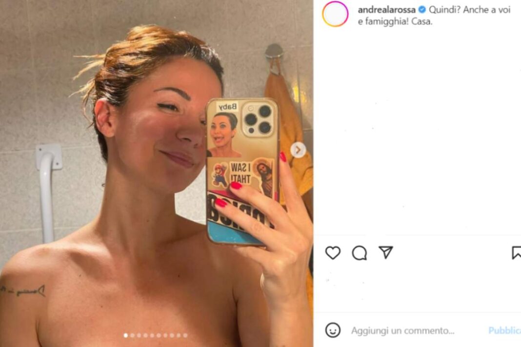 Andrea Delogu Il Nudo è Servito Il Selfie Non Mente 