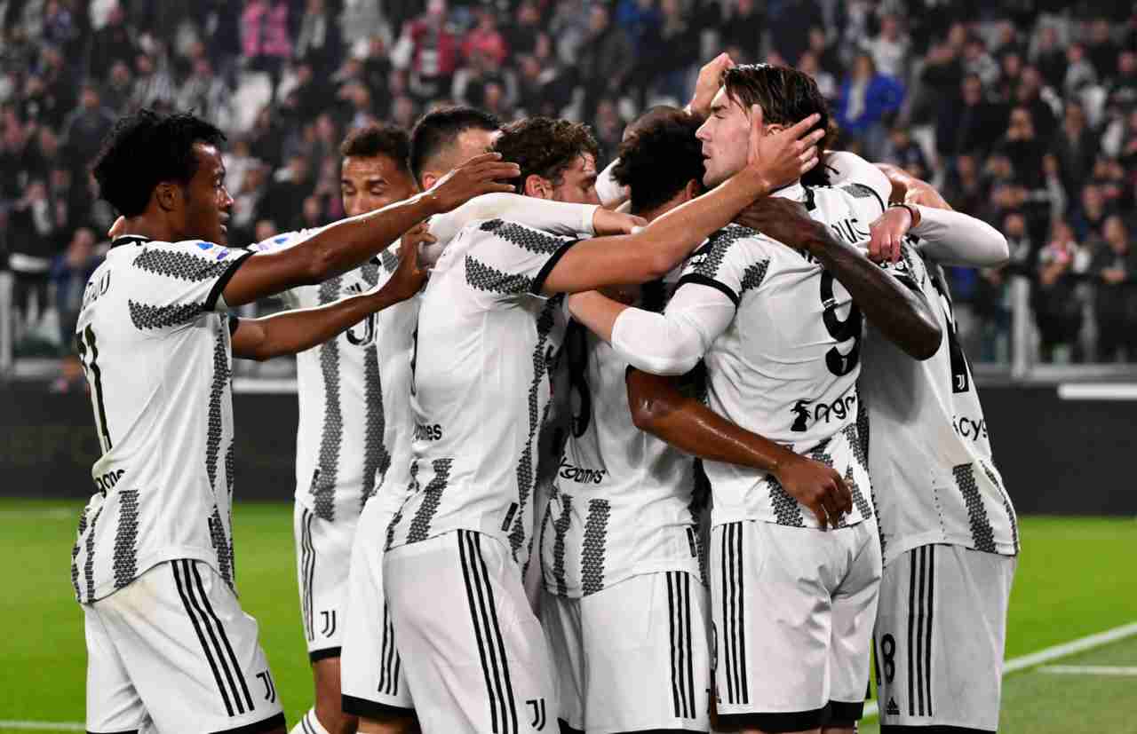 Calciomercato Juventus doppio addio Alex Sandro Cuadrado scadenza 2023 Allegri