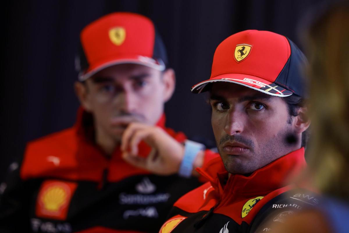 Leclerc 'bacchetta' Sainz: "Dillo che non ti piaccio!"