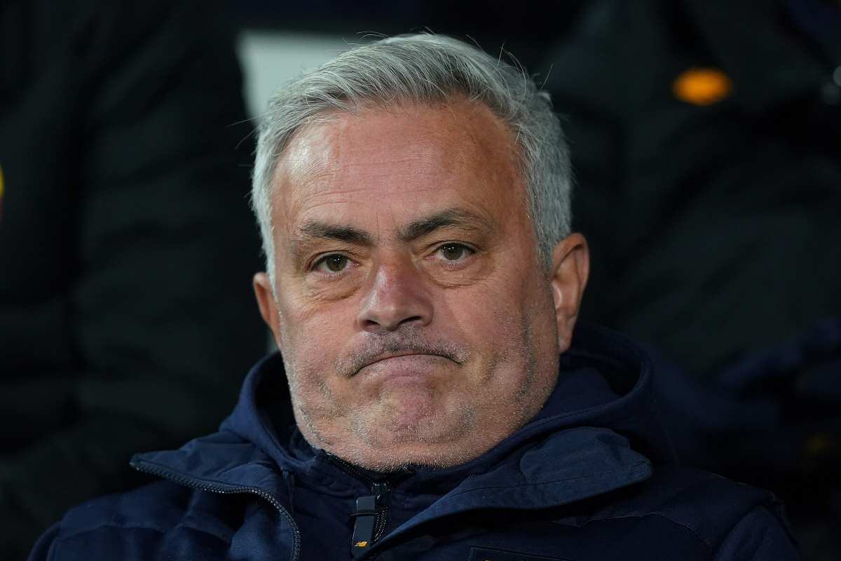 La Roma sprofonda, tutti contro Mourinho: "Dimissioni subito"