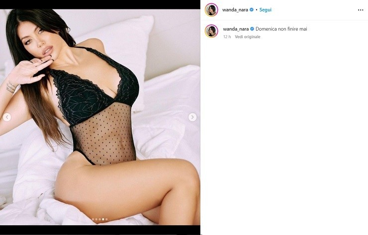 Wanda Nara super tra le lenzuola: il carosello di foto pubblicate su Instagram