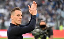 Milik applaude il pubblico