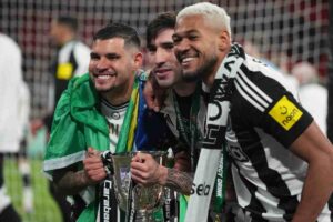 Newcastle esultanza Coppa