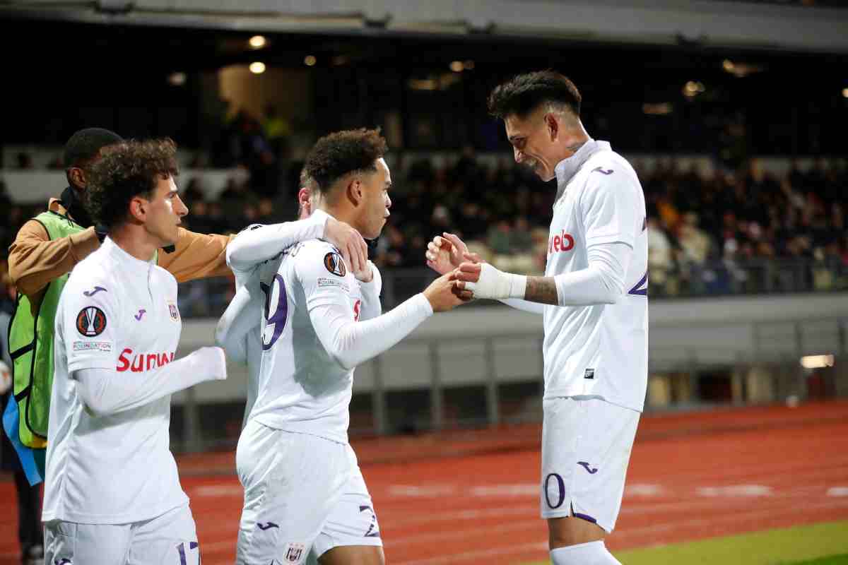 Stroeykens esulta con i compagni